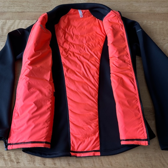 Women’s Saucony Tech Running Jacket - Picture 4 of 8